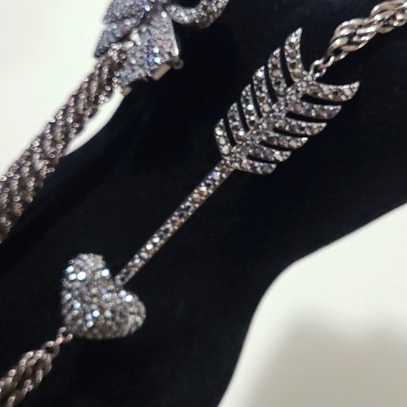 BJ Long Bow & Heart Arrow Hematite Necklace - Picture 5 of 6